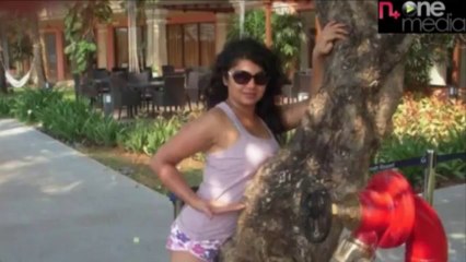 Tamil Actress Swathi Varma Hot Exposing