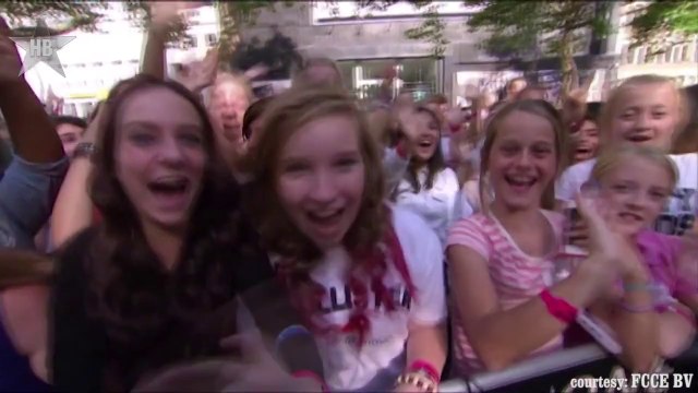 Harry Styles Takes A Swim With His Friends At Gold Coast, Australia 'Take Me Home' Tour 2013