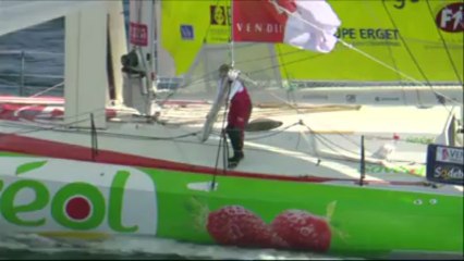 Vendée Globe. Contrainte à l'abandon, Samantha Davies est "dégoûtée"