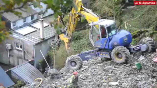 Châteaulin. Des cordistes en action sur la falaise