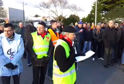 Lannion. Manifestation devant le site d'Alcatel