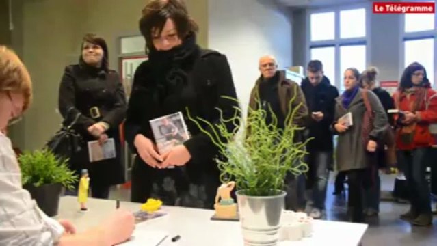 Brest. Brèves de Trottoirs : on fait la queue pour Steven Le Roy