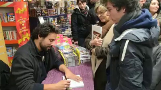 Ploufragan (22). Denis Bouley alias Bruno Salomone en dédicace au Leclerc !