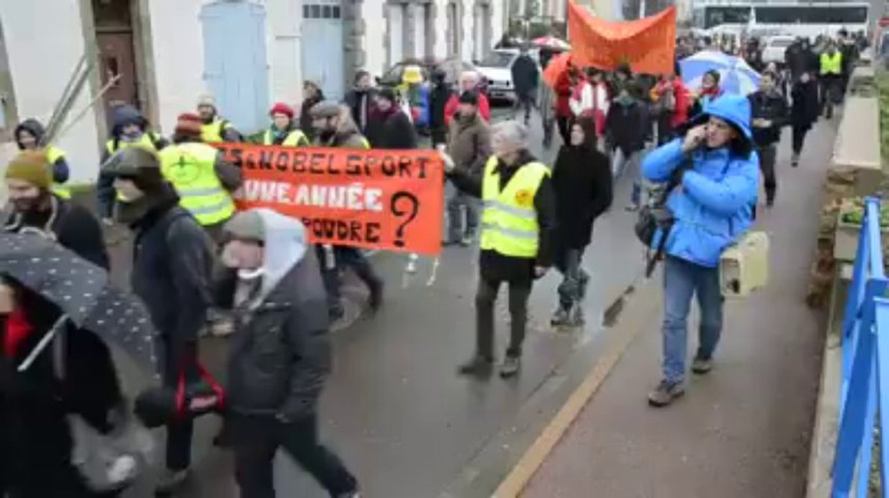 Pont-de-Buis (29). Près de 150 manifestants contre l'aéroport