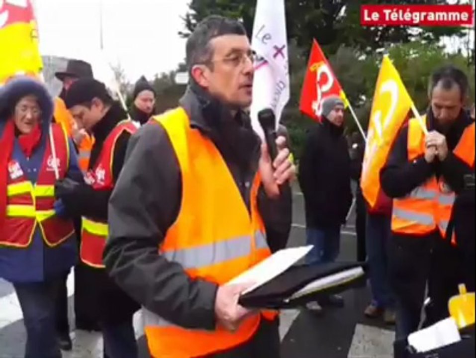 Lannion. 200 salariés d'Alcatel-Lucent débrayent