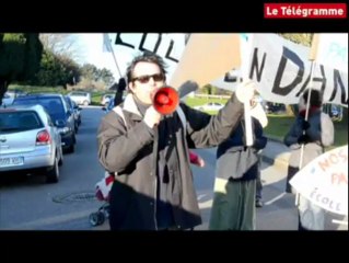 Video herunterladen: Carte scolaire. Des parents d'élèves manifestent devant l'inspection d'académie à Quimper