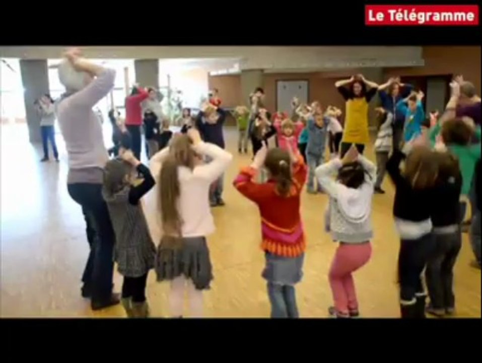 Pontivy. P'tits bals bretons :  les enfants entrent dans la danse