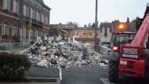 30 tonnes déchets sur la place de Colfontaine/ Sudpresse
