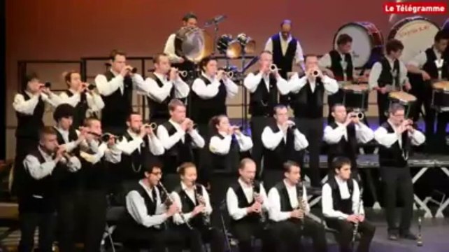 Bagadoù. La prestation et la joie délirante d'Auray