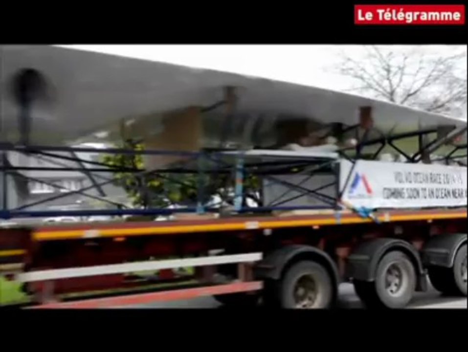 Vannes.  Multiplast livre le premier pont pour la Volvo Ocean Race