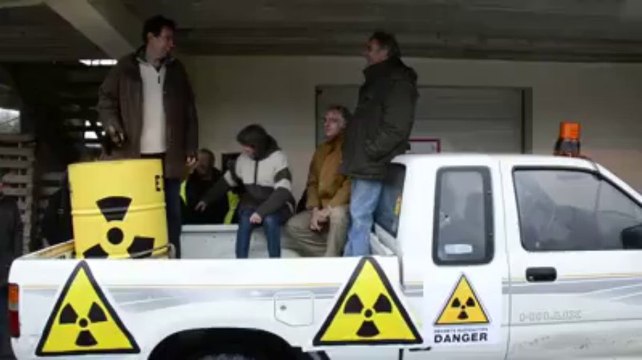 Un vrai convoi antinucléaire quitte Brennilis