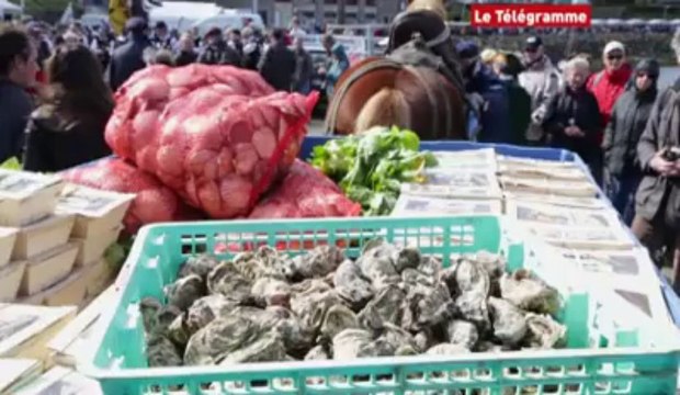 Fête de la coquille. Elles chantent Loguivy-de-la-Mer