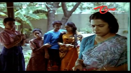 Hilarious Scene Between Suhasini & Her Sisters