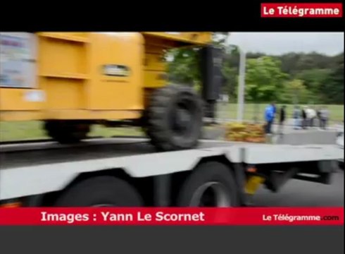 Vannes. Une quarantaine d'agriculteurs bloquent le centre Leclerc