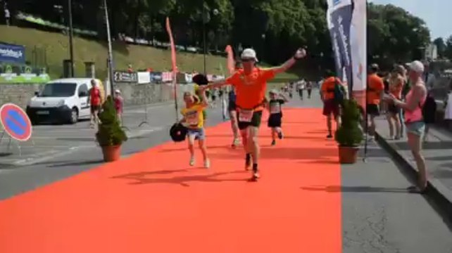 Vannes : le trail des remparts se la joue Intervilles