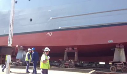 A Concarneau, mise à l'eau de l'Almak