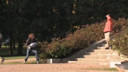 Lancer des objets pour que les gens rattrapent sans les prévenir