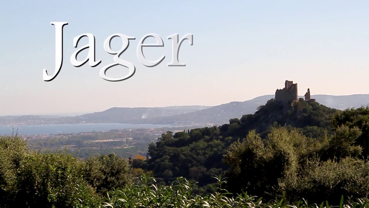 A VENDRE belle VILLA à GRIMAUD ( Bastide provençale ) Piscine - vue mer et chateau de GRIMAUD - agence immobilière Grimaud "JAGER"