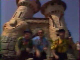 Champs Elysées au Parc Asterix (Partie 2/5)