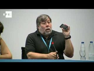 Steve Wozniak speaks about iPhone problems at Campus Party