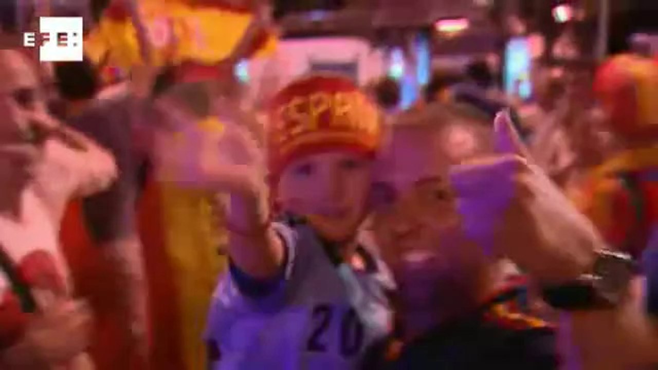 Espanhóis tomam ruas de Madri para festejar terceiro título europeu.