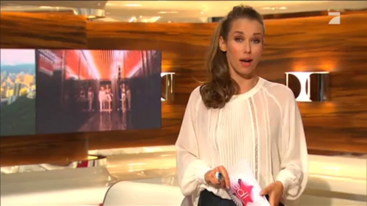 Annemarie Carpendale - red! in Ledershorts - 24.10.2013