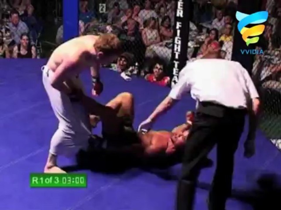Crazy Cage Fighting Action