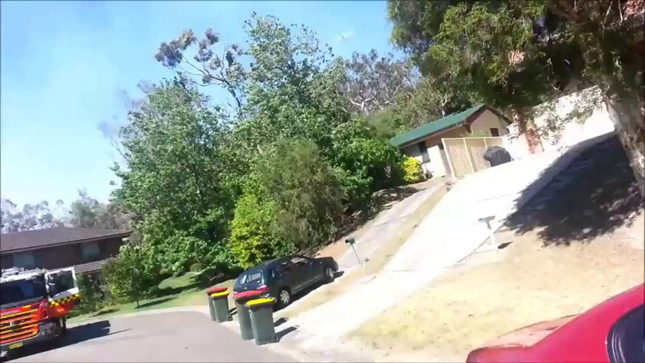 Bushfires Edge Close to Australian Homes