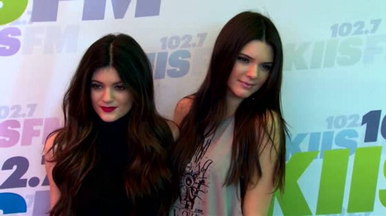 Kendall et Kylie Jenner nient avoir fait la fête avec de fausses pièces d'identité