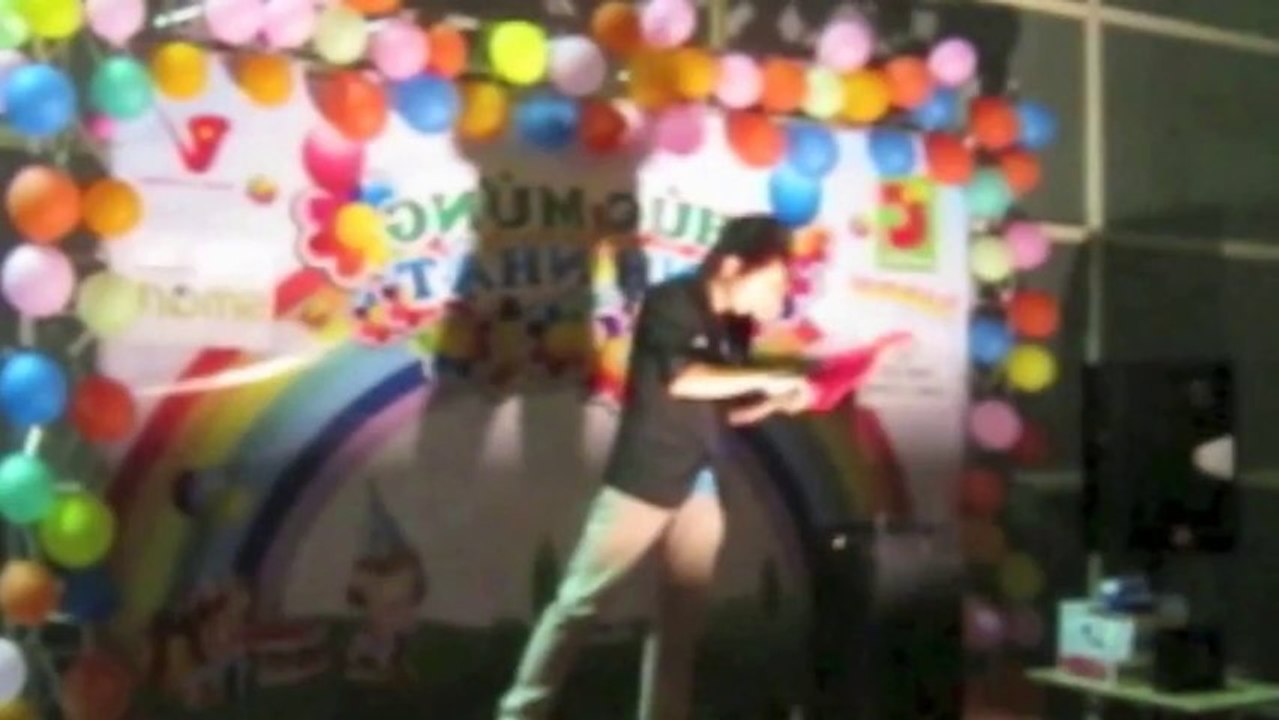 Nhận biểu diễn ảo thuật tại HN (0966399484)- Ảo thuật khăn lụa cực shock