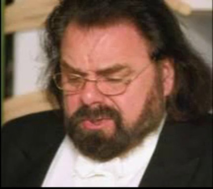 Tenor Carlo Cazals singt A I DA A von Giuseppe Verdi