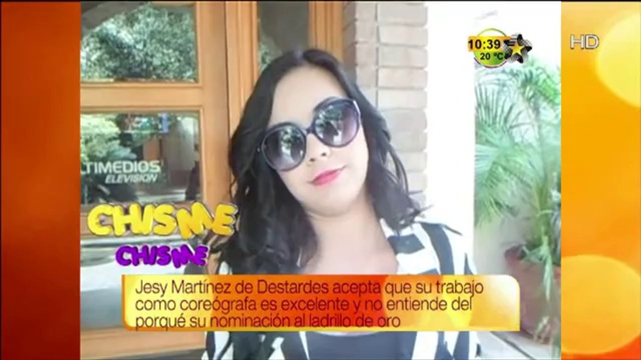 Jesy martínez de Destardes algo molesta