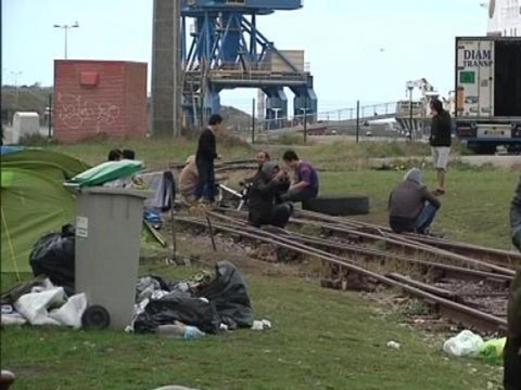 La maire de Calais demande de dénoncer les squats de migrants - 25/10