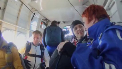 Mimiak skáče z lietadla :)