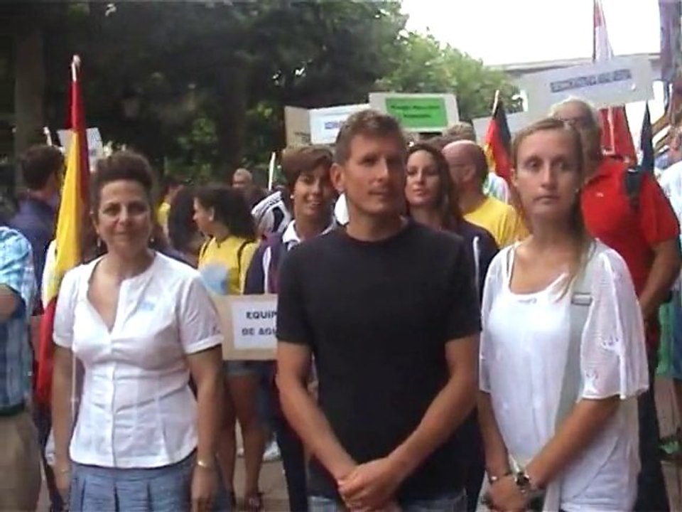 Desfile de Nadadores hacia la Iglesia
