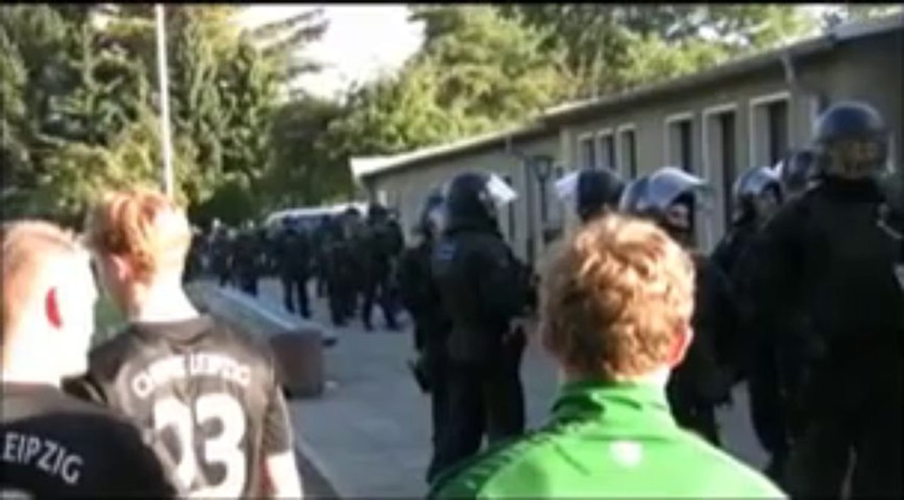 Polizeibrutalität beim Spiel VfB Zwenkau - BSG Chemie Leipzig am 28.09.2013
