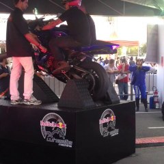 Simulador real de moto para andar em uma roda