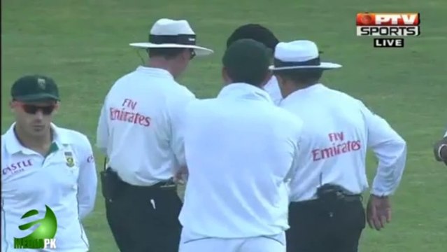 South African Player Faf du Plessis Ball Tempering