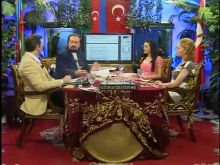 BENDE O KONUŞMAYI DİNLİYORUM.