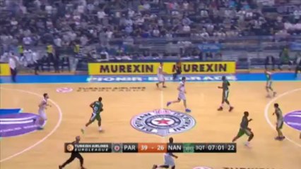 La mejor jugada del viernes la protagoniza el Partizán