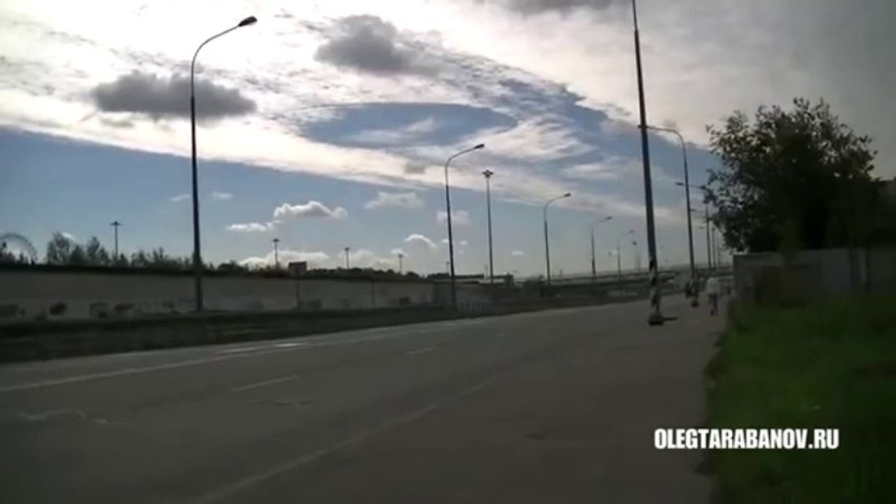 Cloaked UFO Over Moscow on September 05 2012 view 2