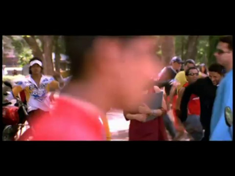 Dekho Zara Dekho -  Hulchul (2004) Full Song