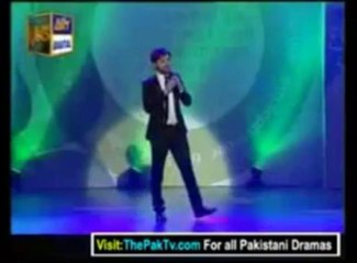 Tu Khaas Hai - Atif Aslam ( Live Performance )