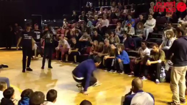 Battle de danses hip-hop - Le combat est fraternel