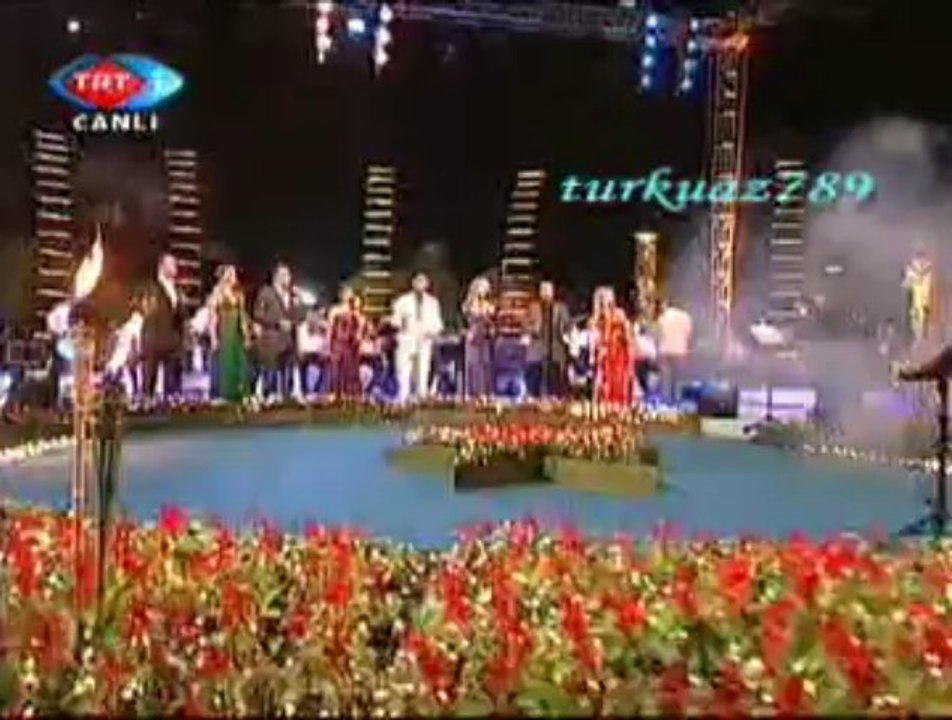 TRT AKŞAM SEFASI KORO-Sarsam Seni Gül Dudaklım