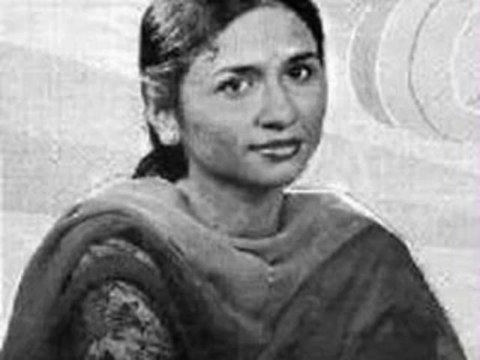 Panchi bawara chand se preet (Nayyara Noor)