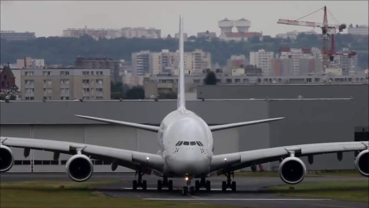 Unbelievable Airbus A380 Take-off
