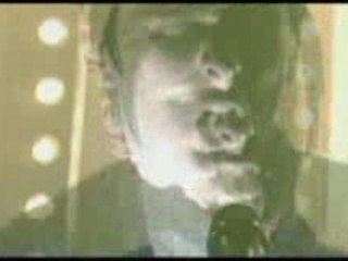 Muse - Time Is Running Out (Live Mtv2)