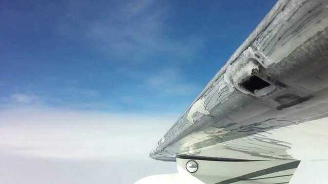 Dégivrage d'aile d'avion par boudins gonflables