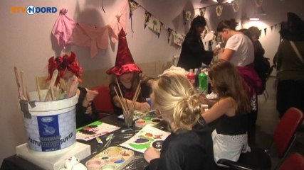 Tweehonderd kinderen op een Halloweenfeestje - RTV Noord
